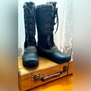 North Face Women’s Shellista 111 Tall Winter Insulated Boot size 10